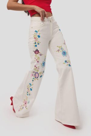 Women’s White Floral Embroidered Flare Jeans