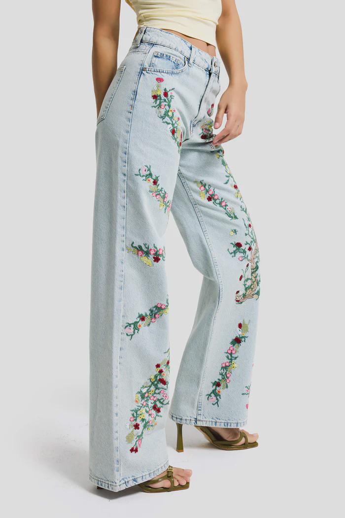 Women’s Light Wash Floral Embroidered Jeans - Image 3